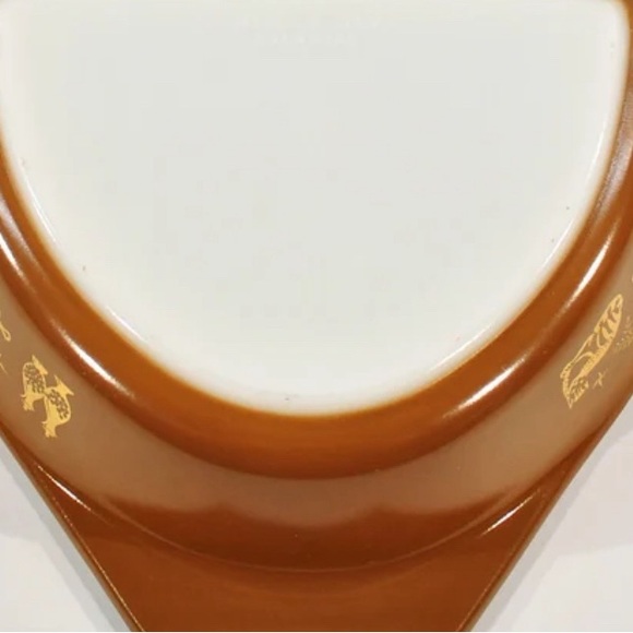 Early American Pyrex Dish In Mint Condition/Mid-century1.5 qt in Brown & Gold - Picture 8 of 12